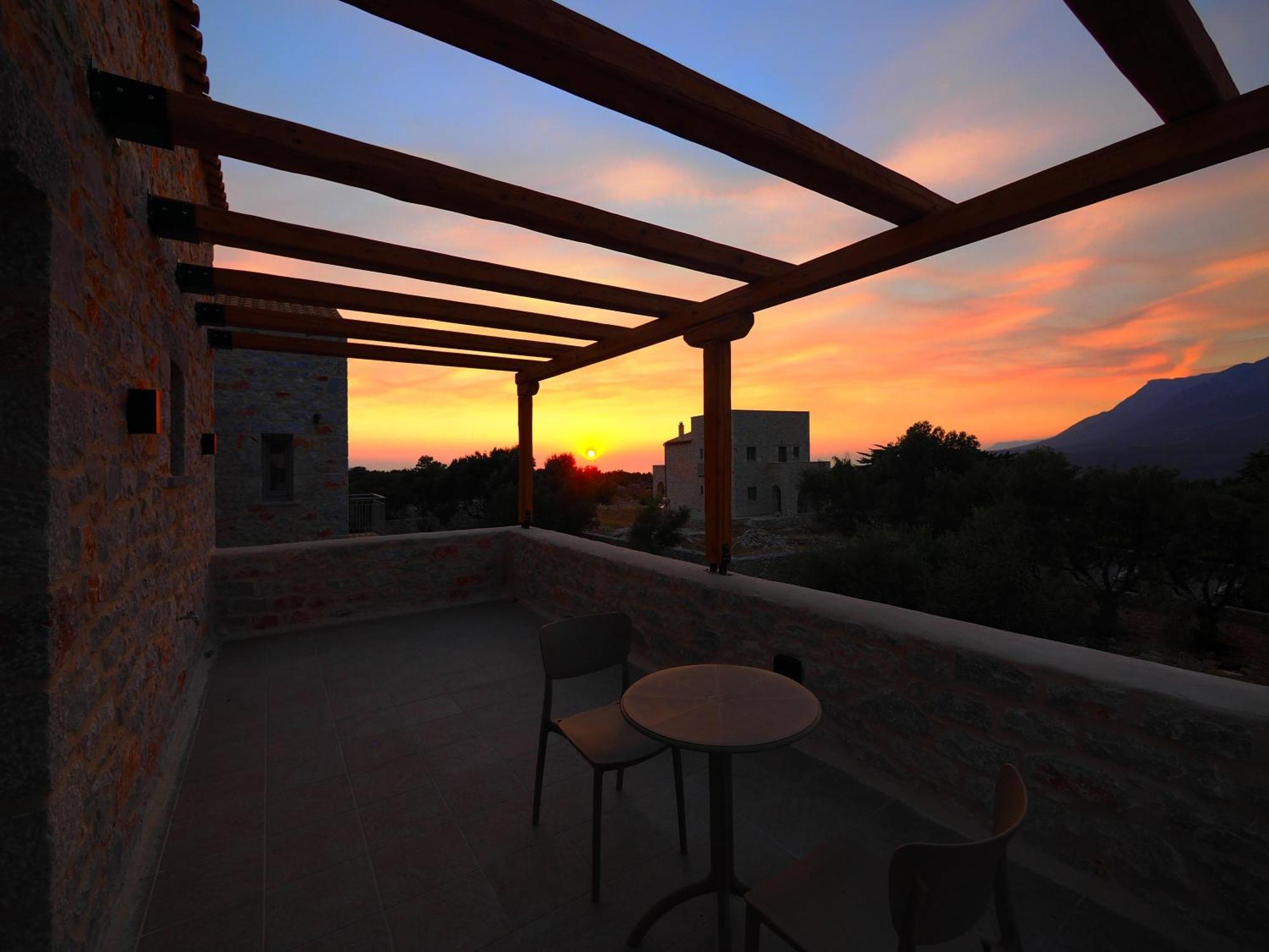 Terra Di Pietra Exclusive Suites & Apartments Areopoli Dış mekan fotoğraf