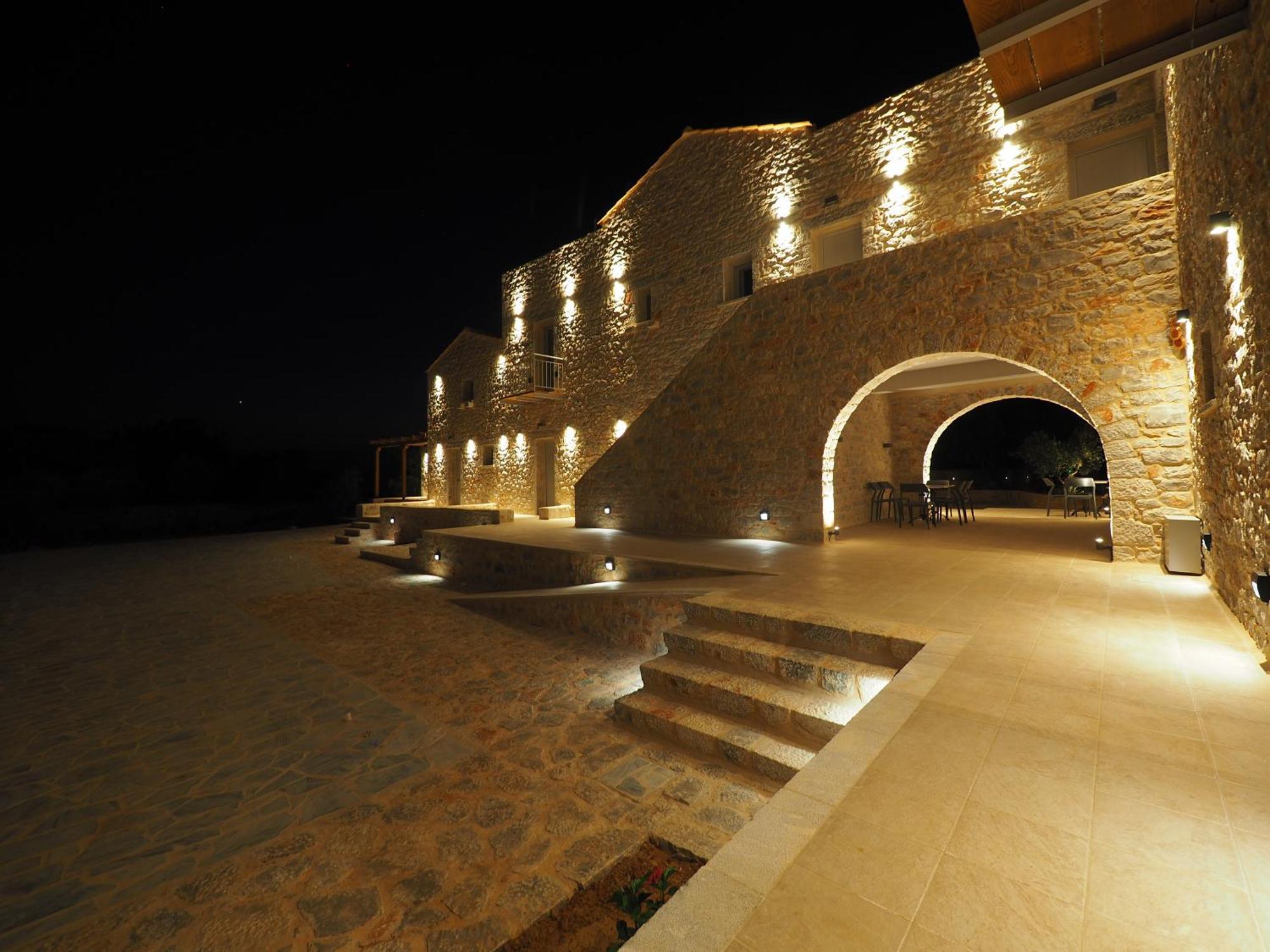 Terra Di Pietra Exclusive Suites & Apartments Areopoli Dış mekan fotoğraf